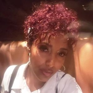 Meet your Posher, Mekdes